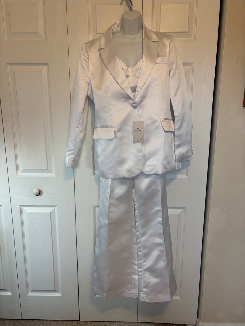 NWT Elegant White Satin 3-Piece Suit Set (Blazer, Corset Top & Trousers) Size XL